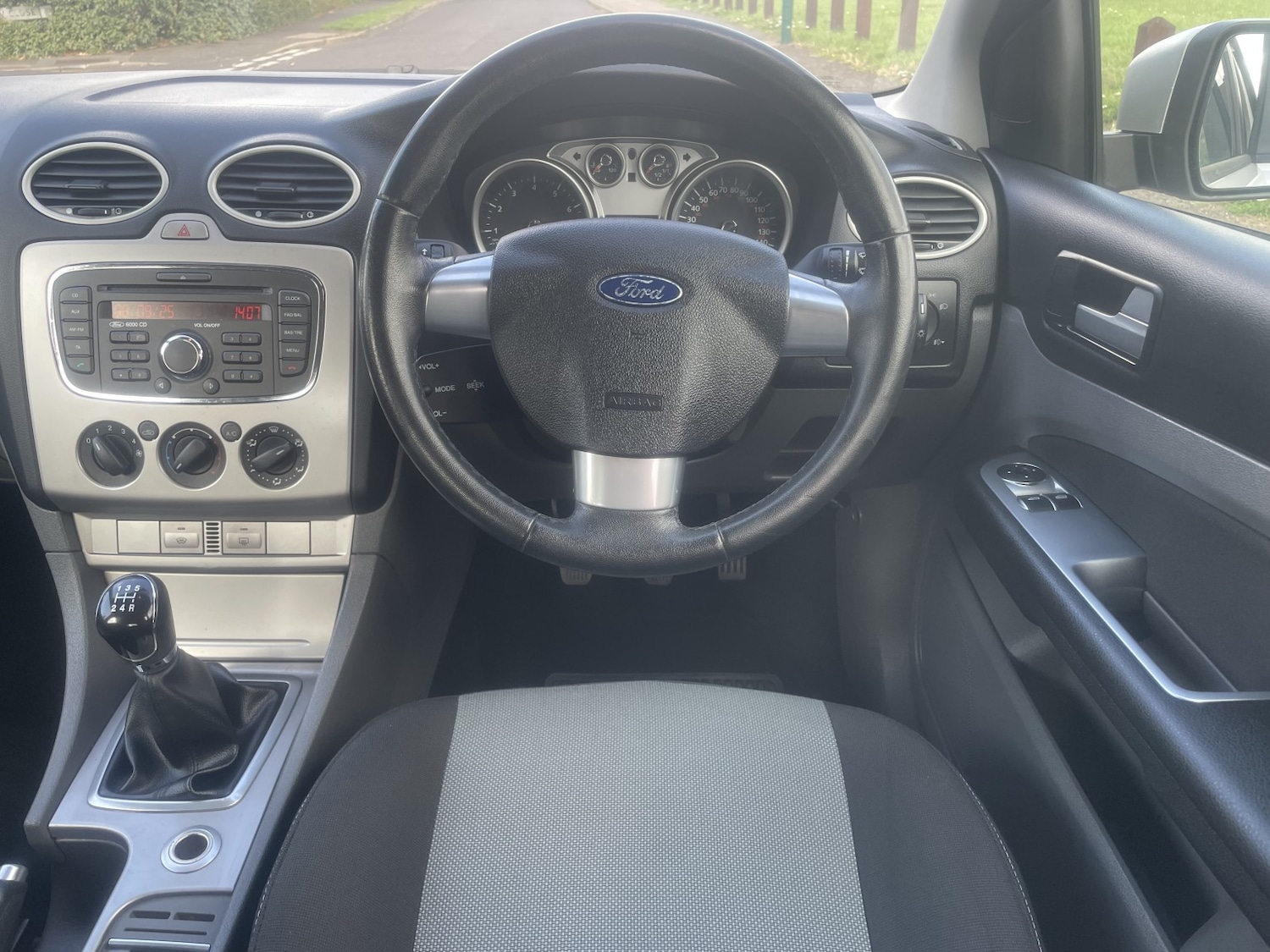 Used Ford Focus 2010 for sale - 76164528: Photo 9