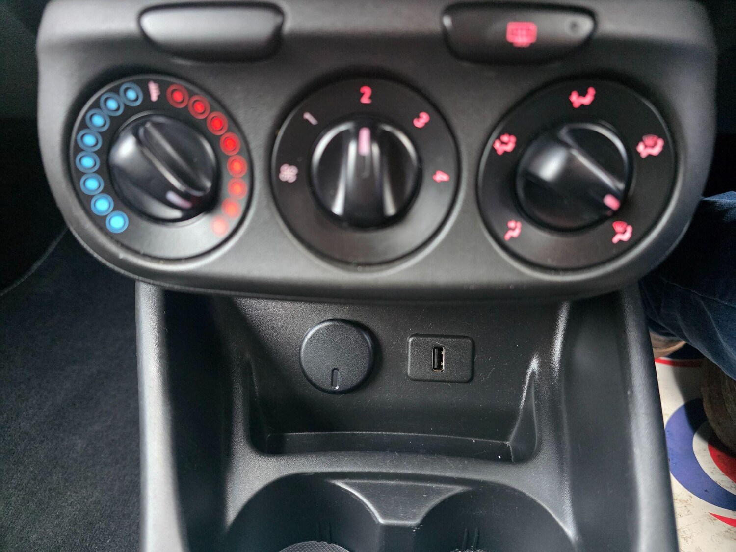 Used Vauxhall Corsa 2015 for sale - 77203896: Photo 13