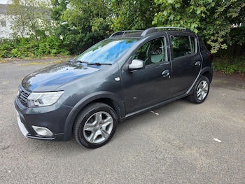 Used Dacia Sandero Stepway 2018 for sale - 79532505: Photo