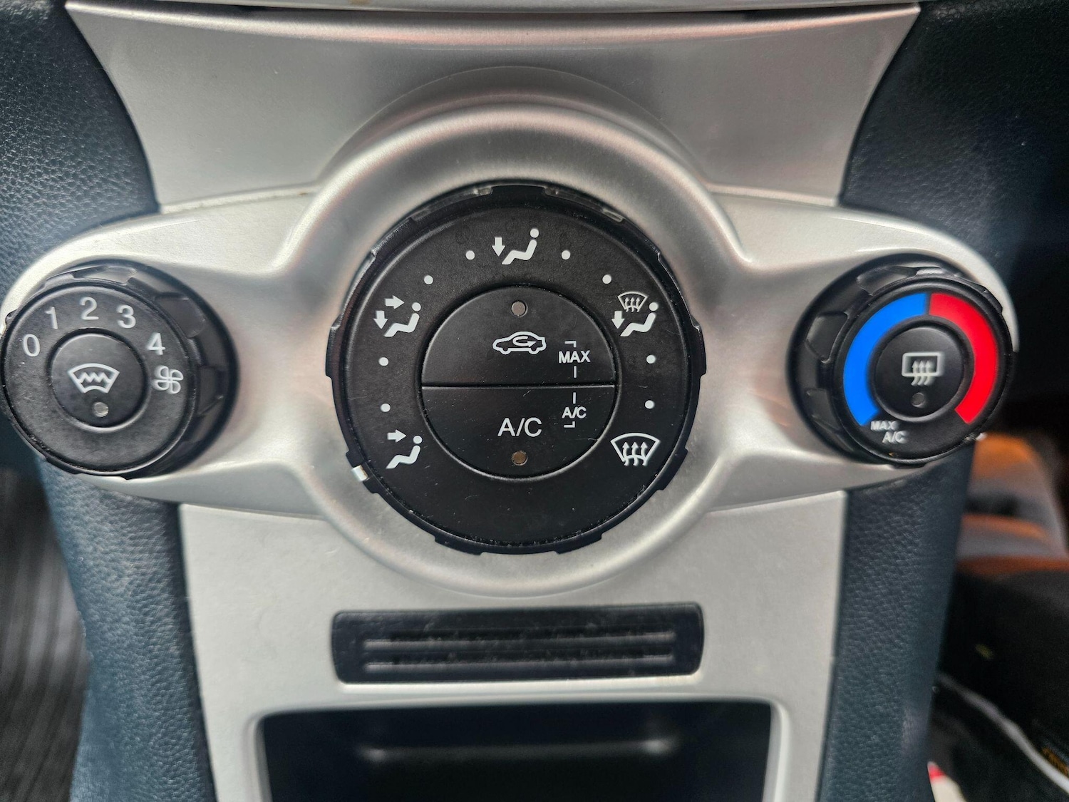 Used Ford Fiesta 2012 for sale - 78100802: Photo 12