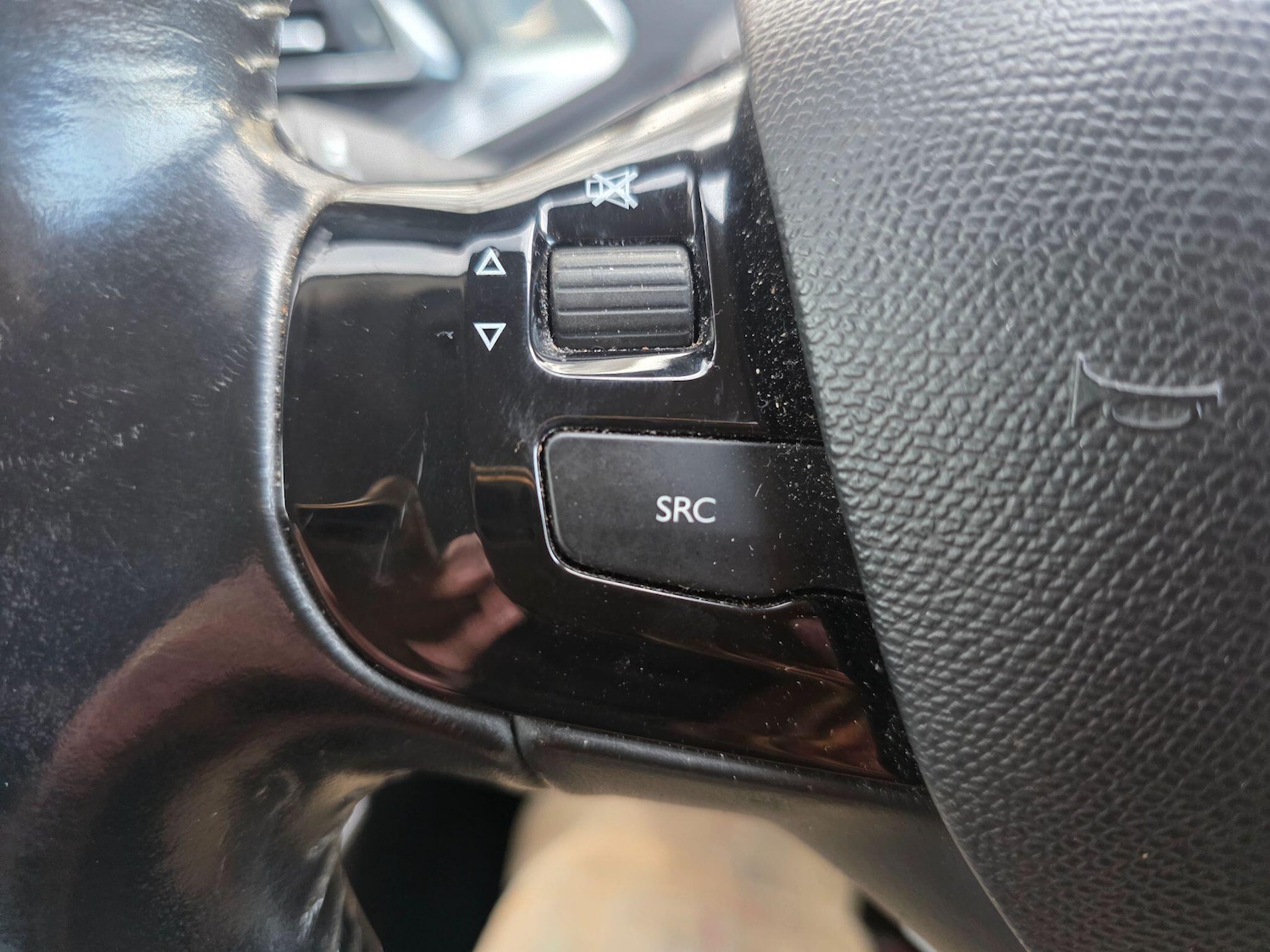 Used Peugeot 308 2015 for sale - 76912893: Photo 14