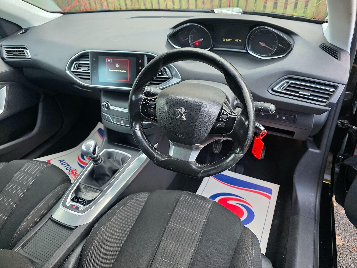 Used Peugeot 308 2015 for sale - 76912893: Photo 9