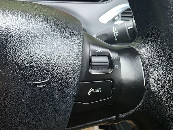 Used Peugeot 208 2015 for sale - 76227871: Photo 14