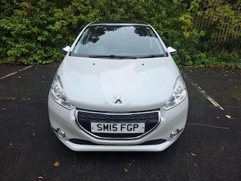 Used Peugeot 208 2015 for sale - 76227871: Photo 2