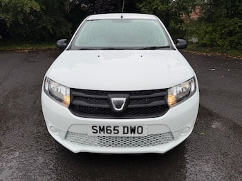 Used Dacia Sandero 2015 for sale - 79657472: Photo