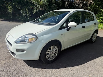 Used Fiat Punto 2015 for sale - 78981793: Photo
