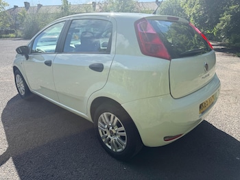 Used Fiat Punto 2015 for sale - 78981793: Photo