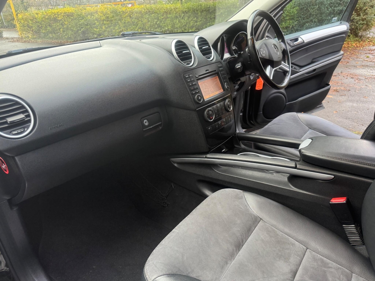 Used Mercedes-Benz M Class 2011 for sale - 76671688: Photo 8