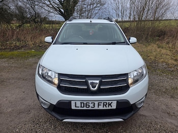 Used Dacia Sandero Stepway 2013 for sale - 77386803: Photo