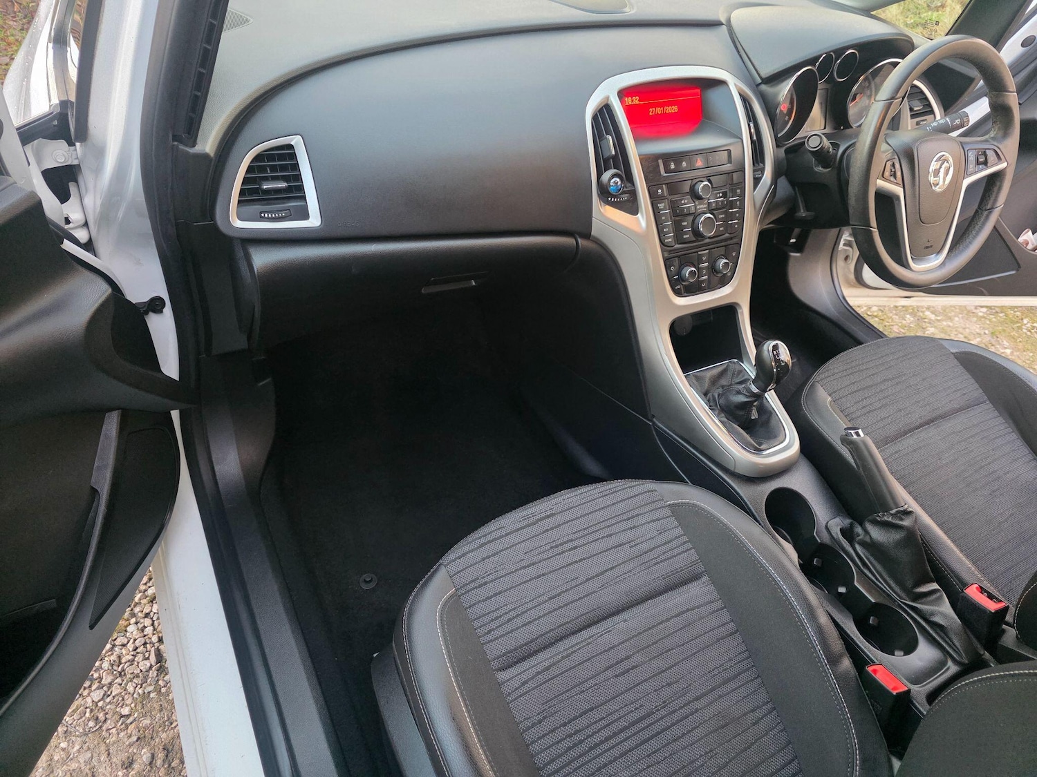 Used Vauxhall Astra 2014 for sale - 77352079: Photo 12