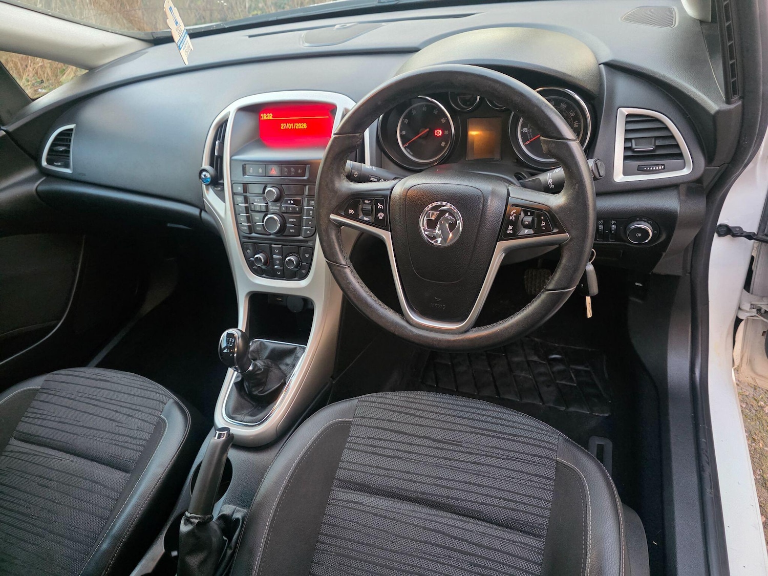 Used Vauxhall Astra 2014 for sale - 77352079: Photo 9