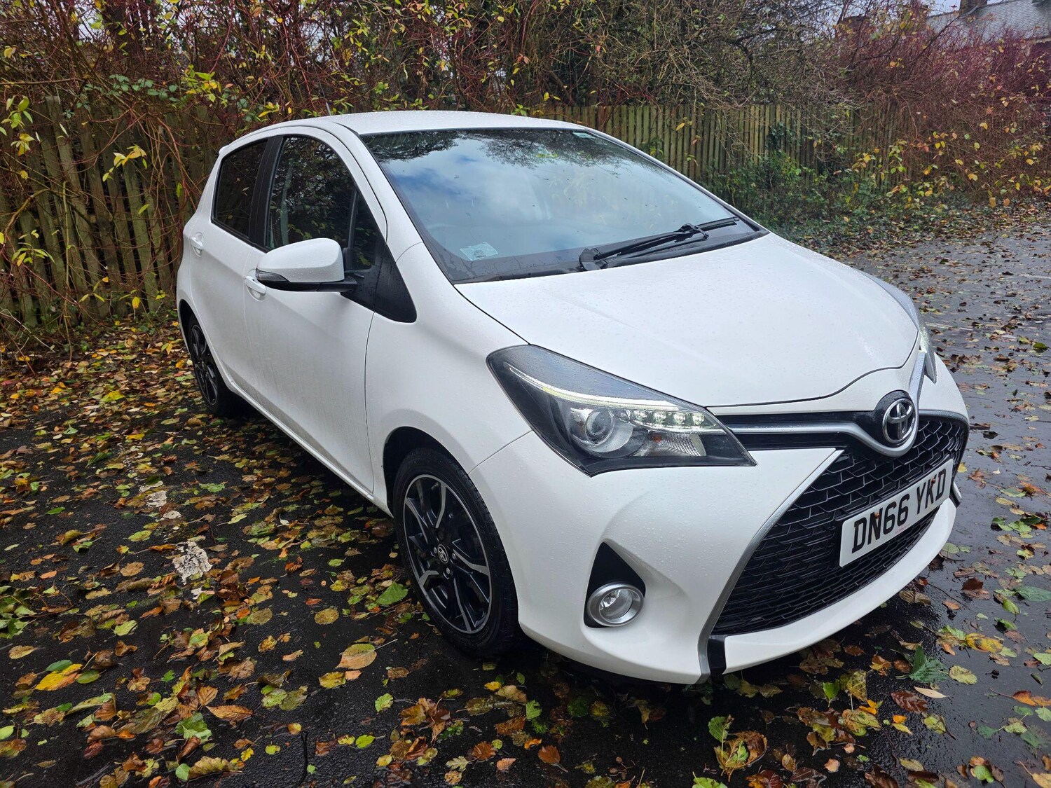 Used Toyota Yaris 2016 for sale - 76620430: Photo 1