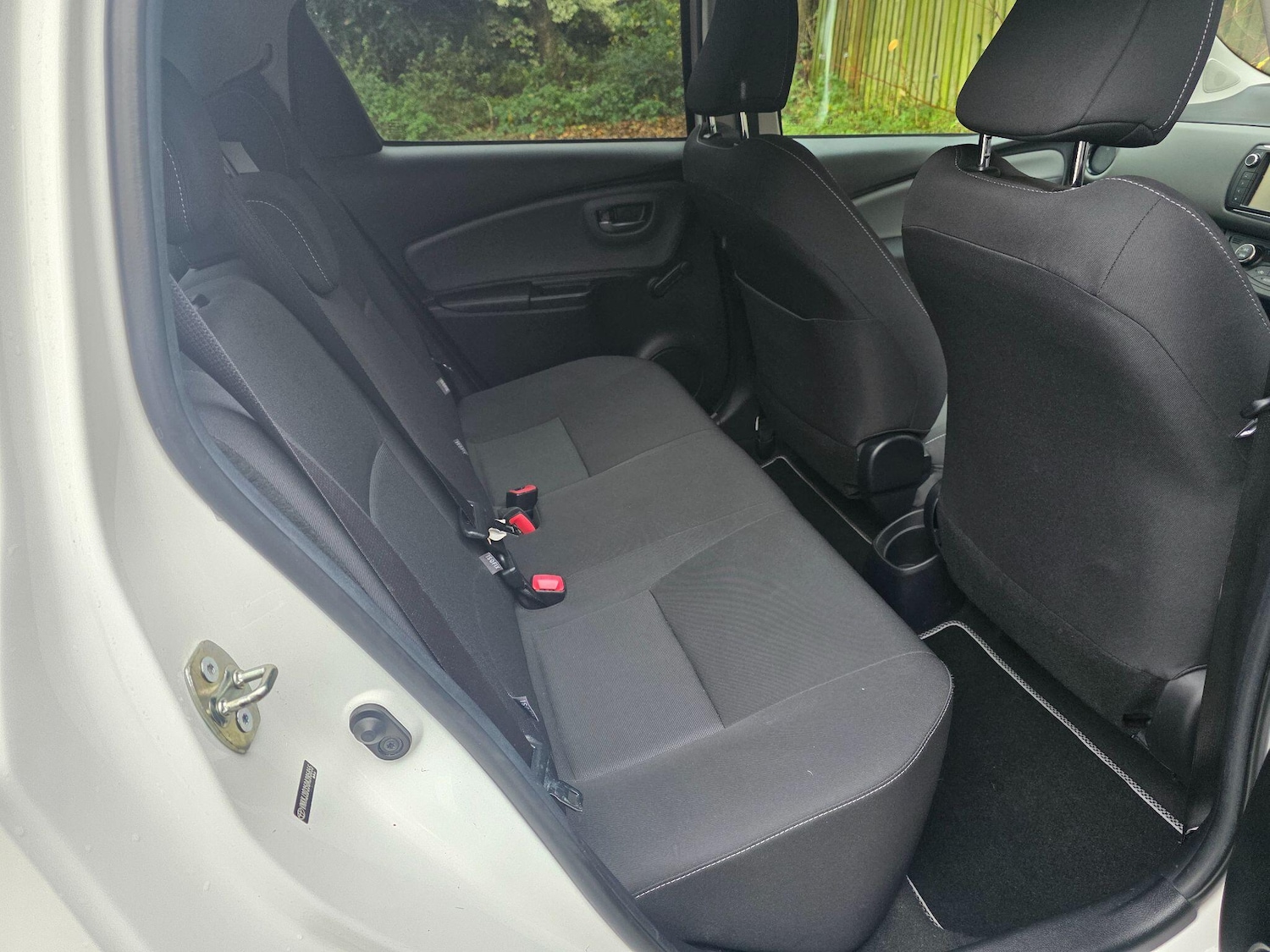 Used Toyota Yaris 2016 for sale - 76620430: Photo 10