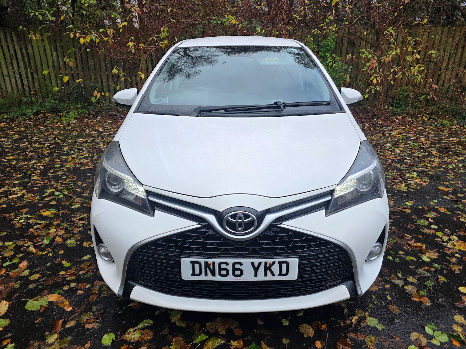 Used Toyota Yaris 2016 for sale - 76620430: Photo 2
