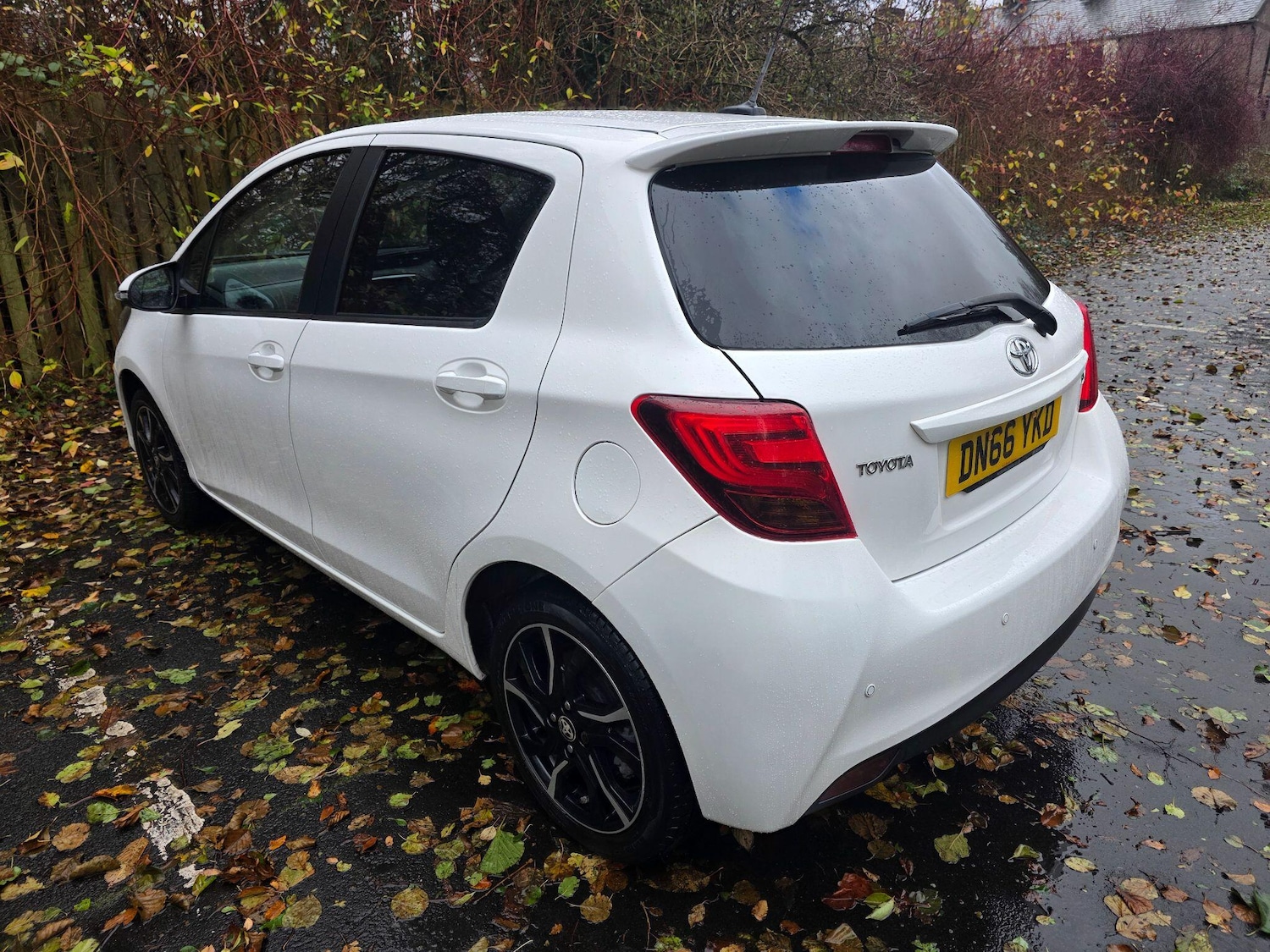 Used Toyota Yaris 2016 for sale - 76620430: Photo 5
