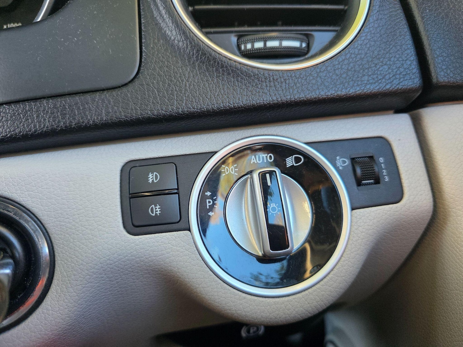 Used Mercedes-Benz C Class 2011 for sale - 76644538: Photo 18