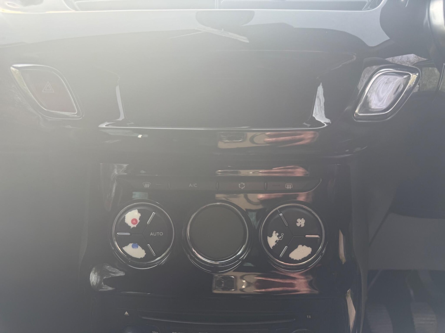 Used Citroen DS3 2015 for sale - 77969613: Photo 13