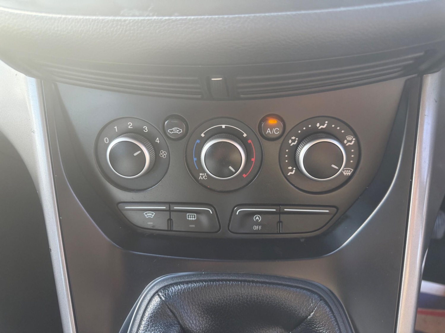 Used Ford Kuga 2015 for sale - 77016269: Photo 17