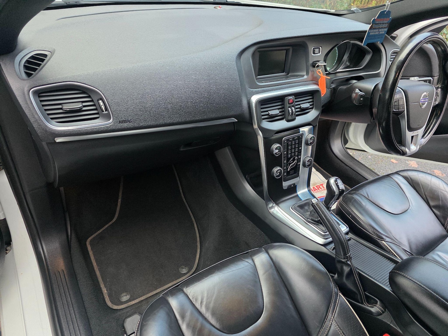 Used Volvo V40 2015 for sale - 77040648: Photo 11