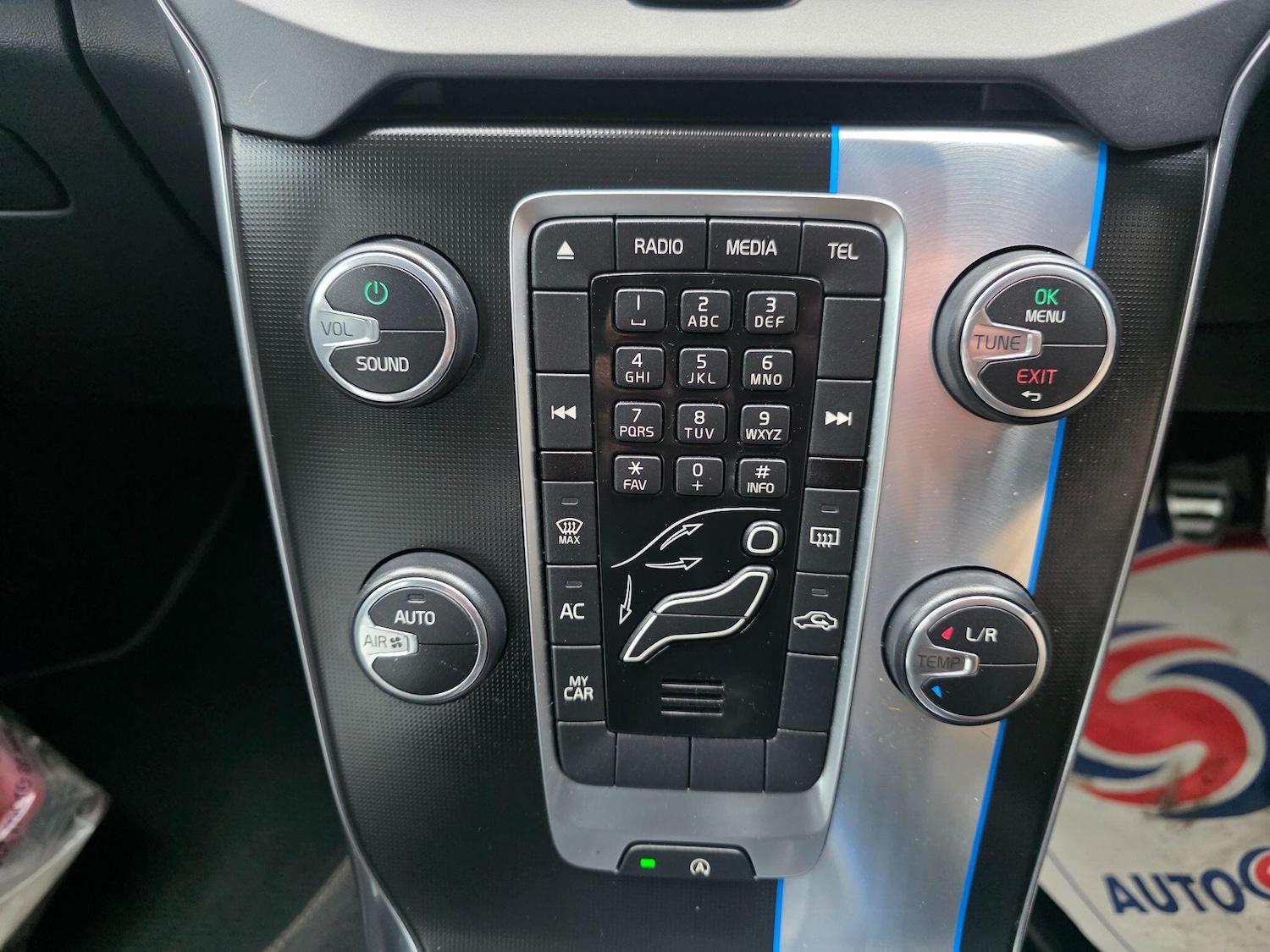 Used Volvo V40 2015 for sale - 77040648: Photo 13