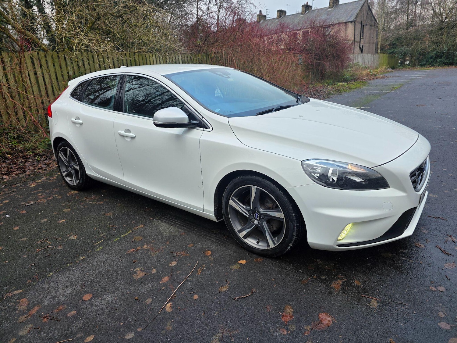 Used Volvo V40 2015 for sale - 77040648: Photo 8