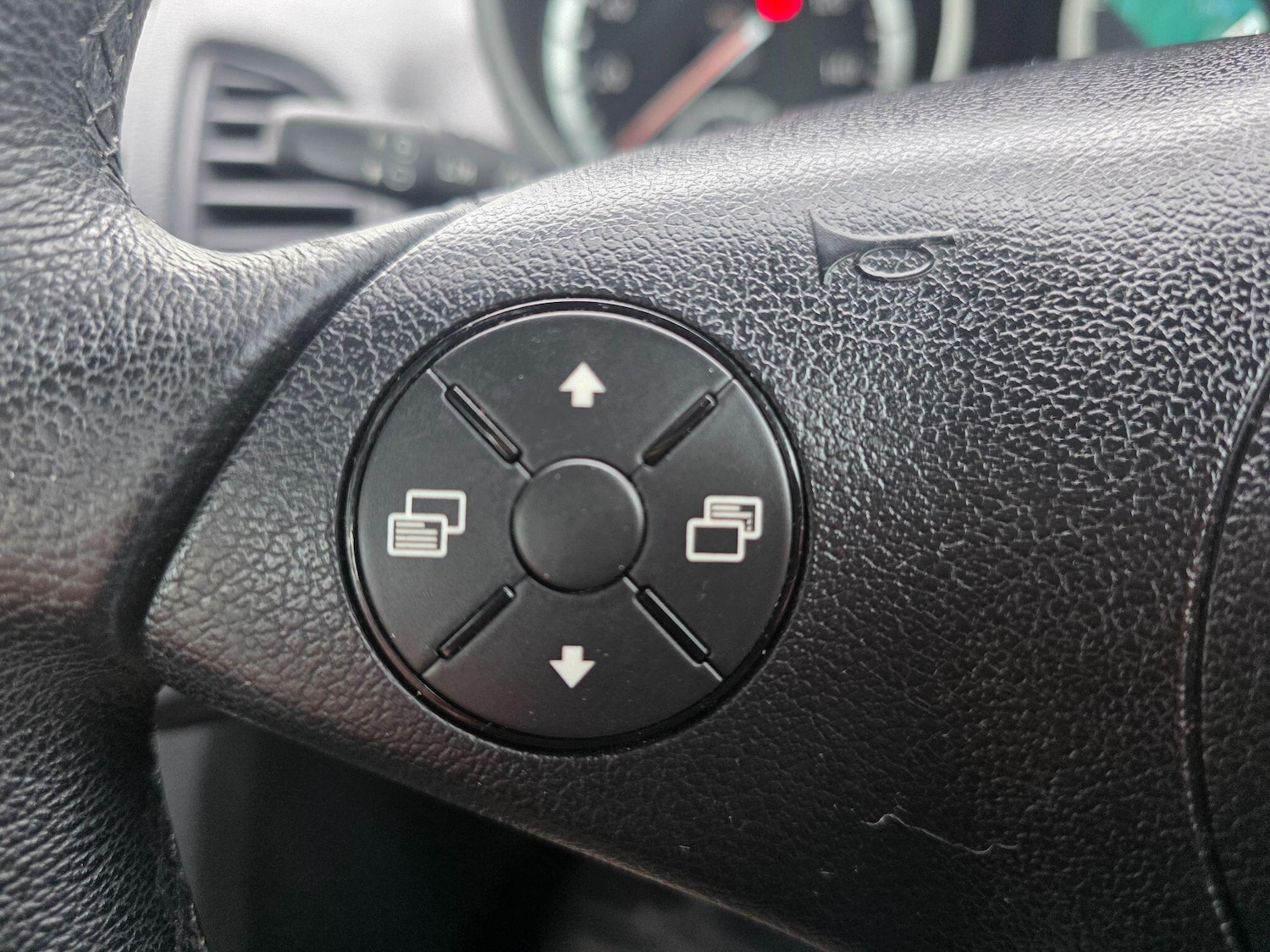 Used Mercedes-Benz SLK 2009 for sale - 77537471: Photo 13