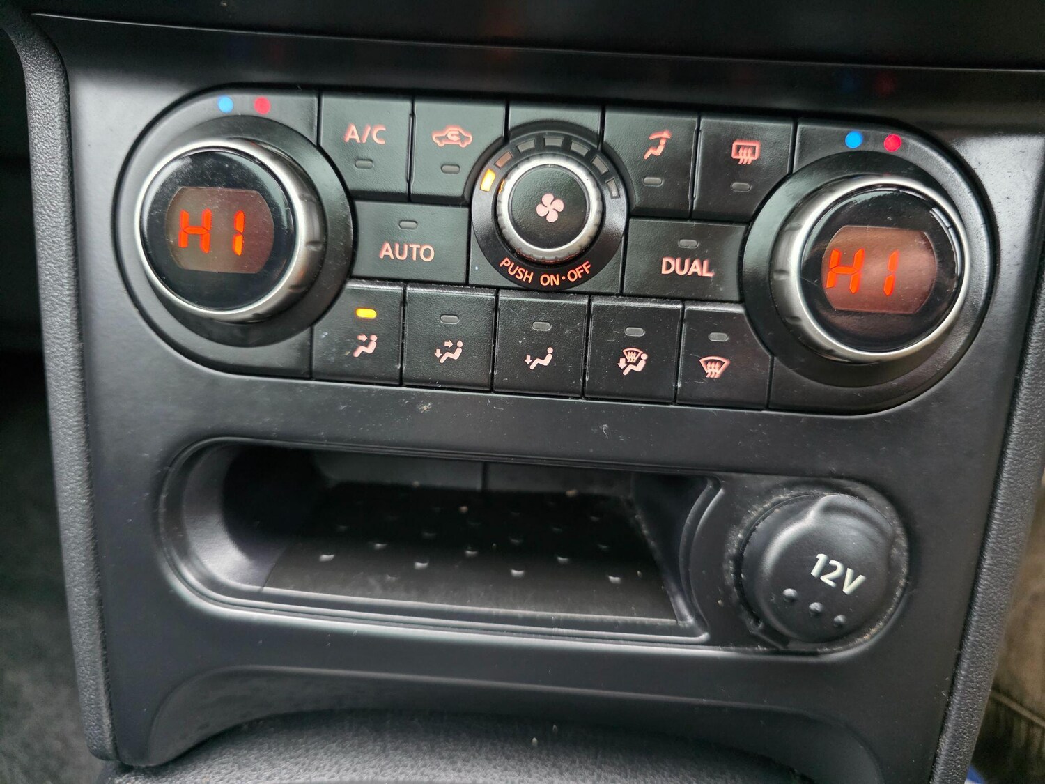 Used Nissan Qashqai 2012 for sale - 76550307: Photo 13