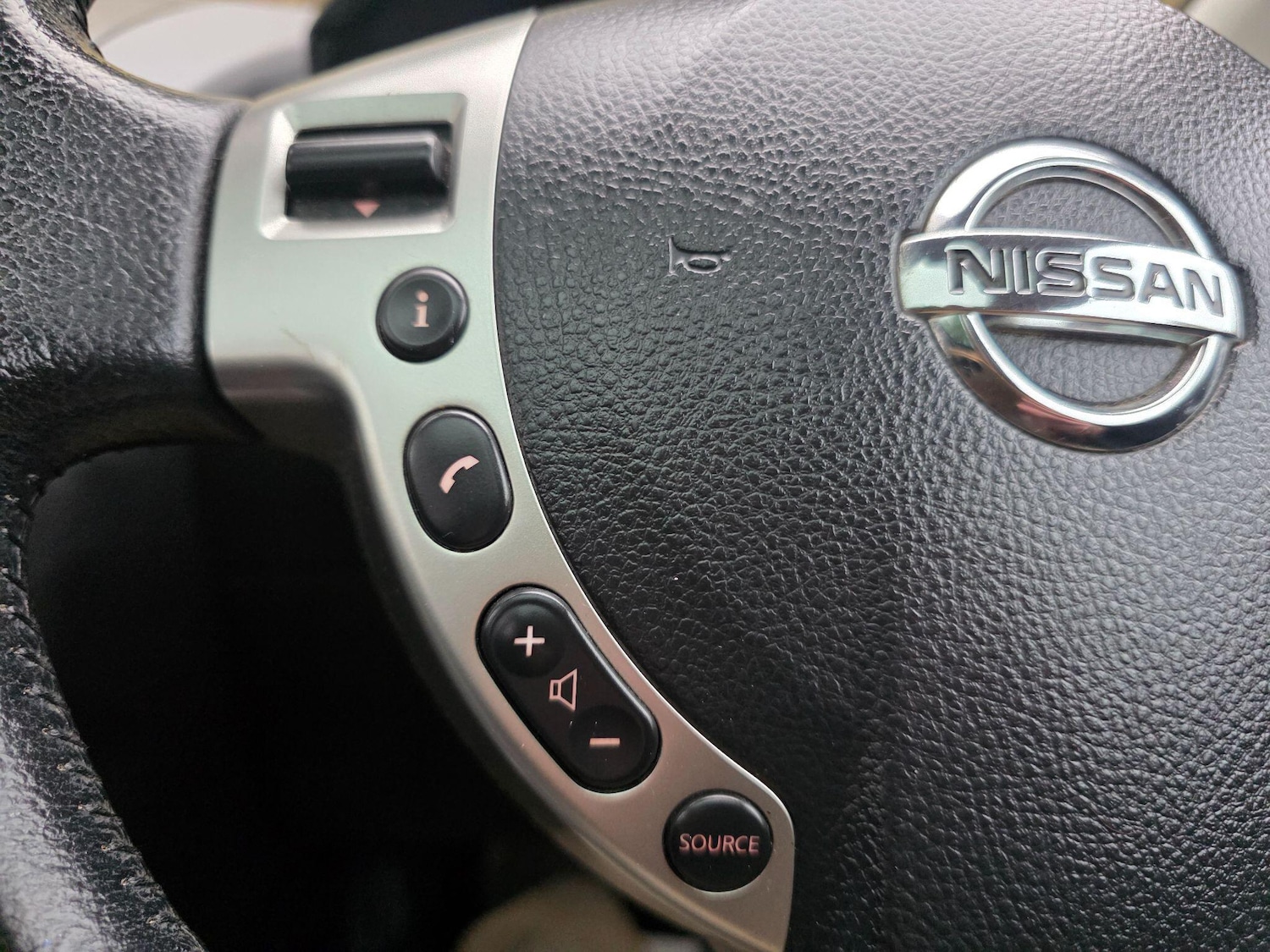 Used Nissan Qashqai 2012 for sale - 76550307: Photo 15