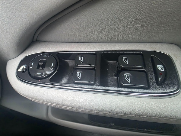 Used Jaguar XJ 2005 for sale - 76239082: Photo 16