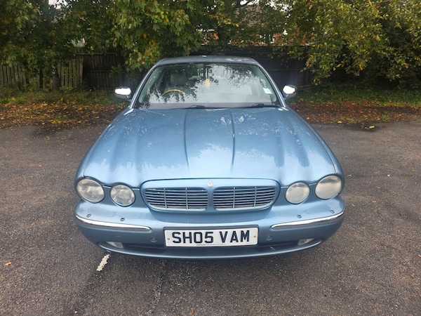 Used Jaguar XJ 2005 for sale - 76239082: Photo 2