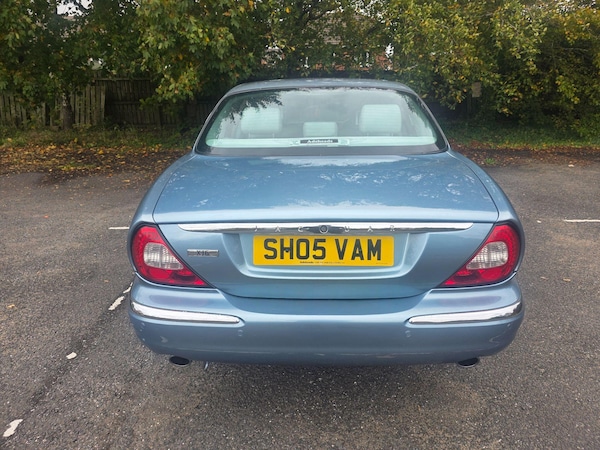 Used Jaguar XJ 2005 for sale - 76239082: Photo 6