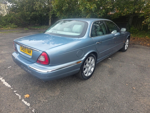Used Jaguar XJ 2005 for sale - 76239082: Photo 7