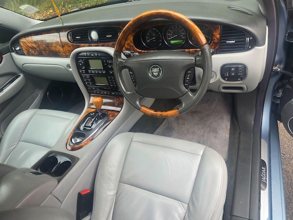 Used Jaguar XJ 2005 for sale - 76239082: Photo 9