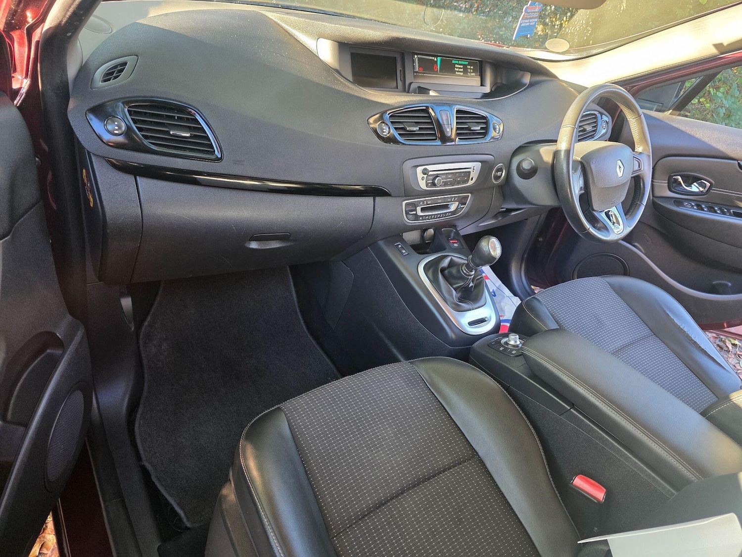 Used Renault Grand Scenic 2015 for sale - 76645392: Photo 12