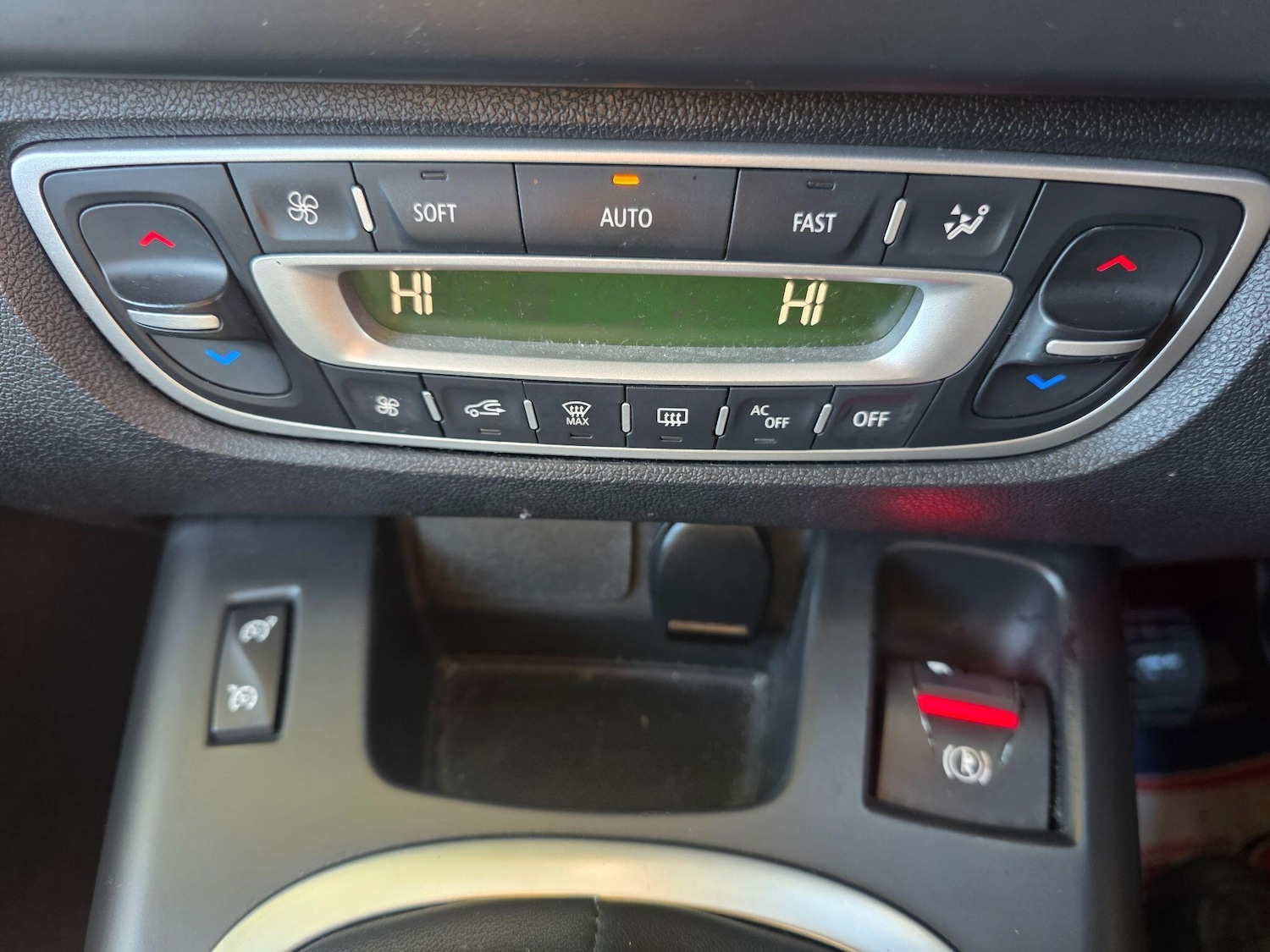 Used Renault Grand Scenic 2015 for sale - 76645392: Photo 14