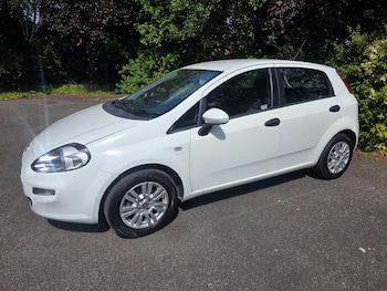 Used Fiat Punto 2015 for sale - 79590537: Photo