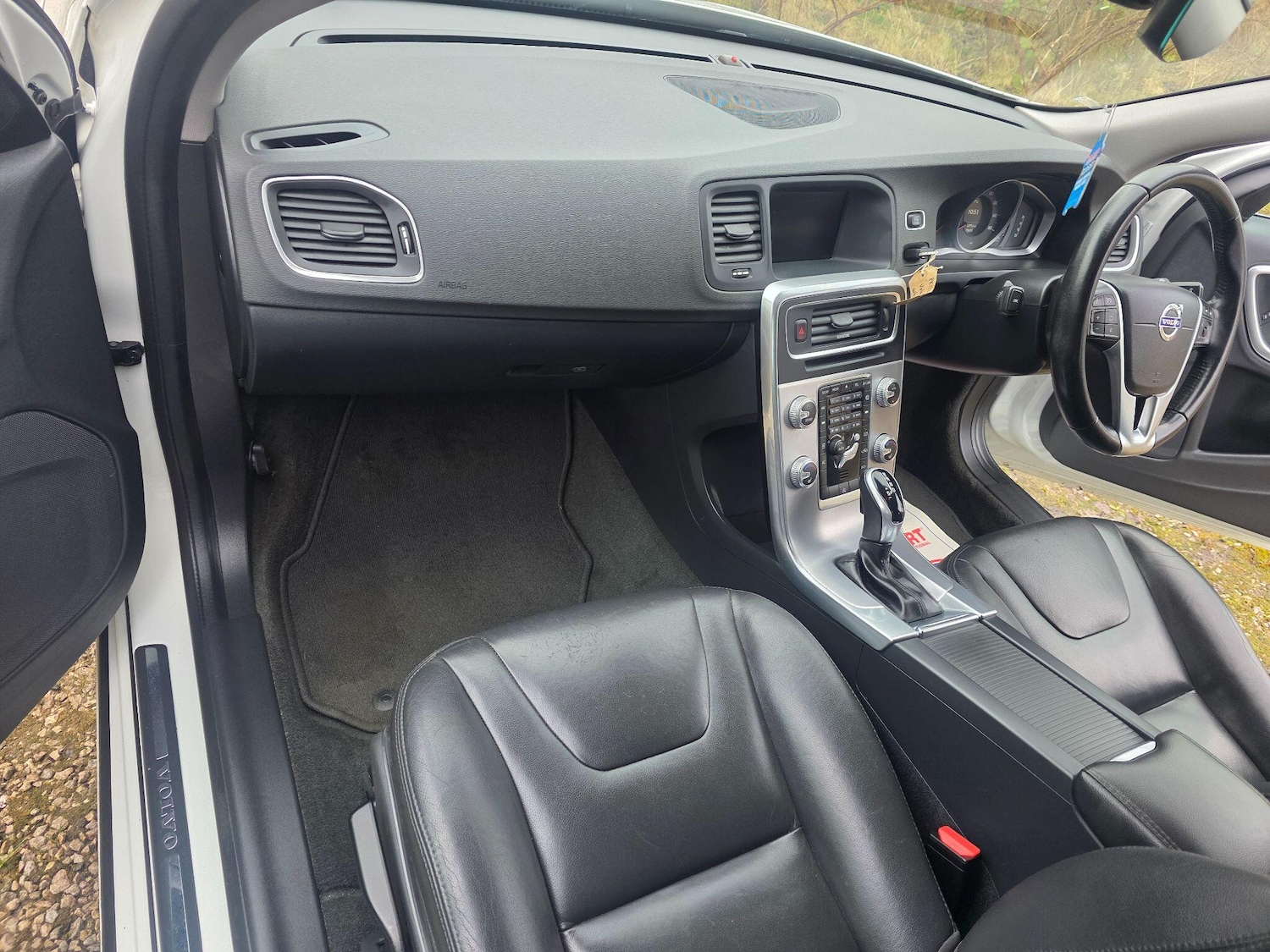 Used Volvo V60 2017 for sale - 77304934: Photo 12