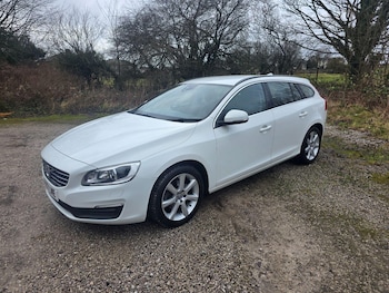 Used Volvo V60 2017 for sale - 77304934: Photo