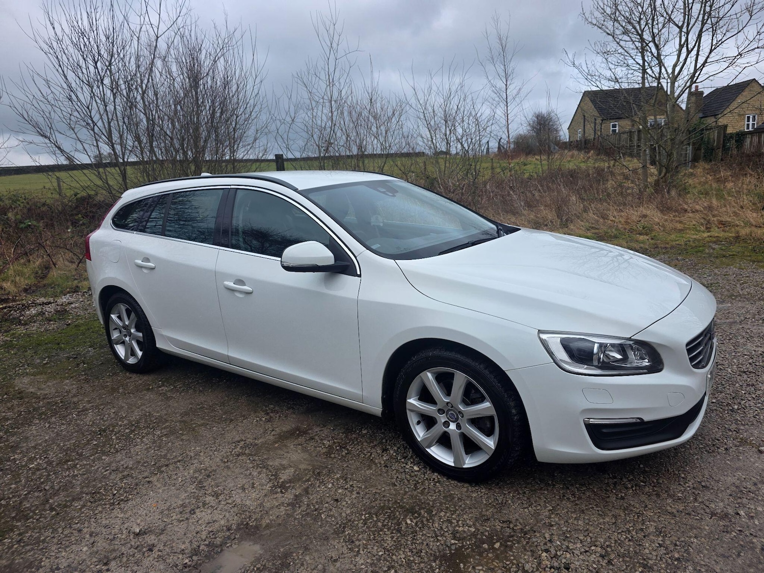 Used Volvo V60 2017 for sale - 77304934: Photo 8