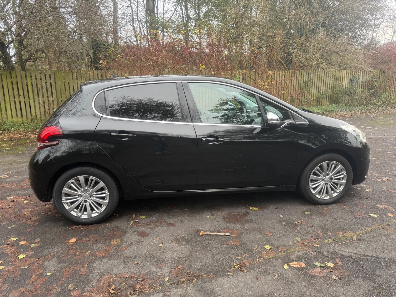 Used Peugeot 208 2017 for sale - 76728564: Photo 10