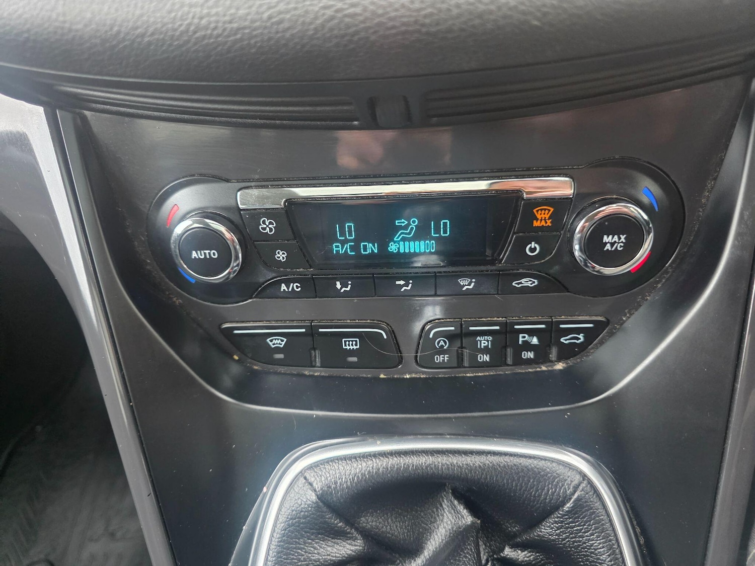 Used Ford Kuga 2015 for sale - 77305821: Photo 15