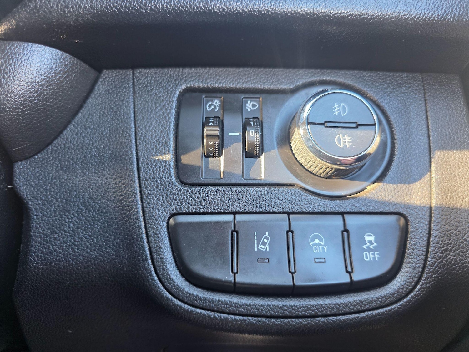 Used Vauxhall Viva 2015 for sale - 77358738: Photo 16