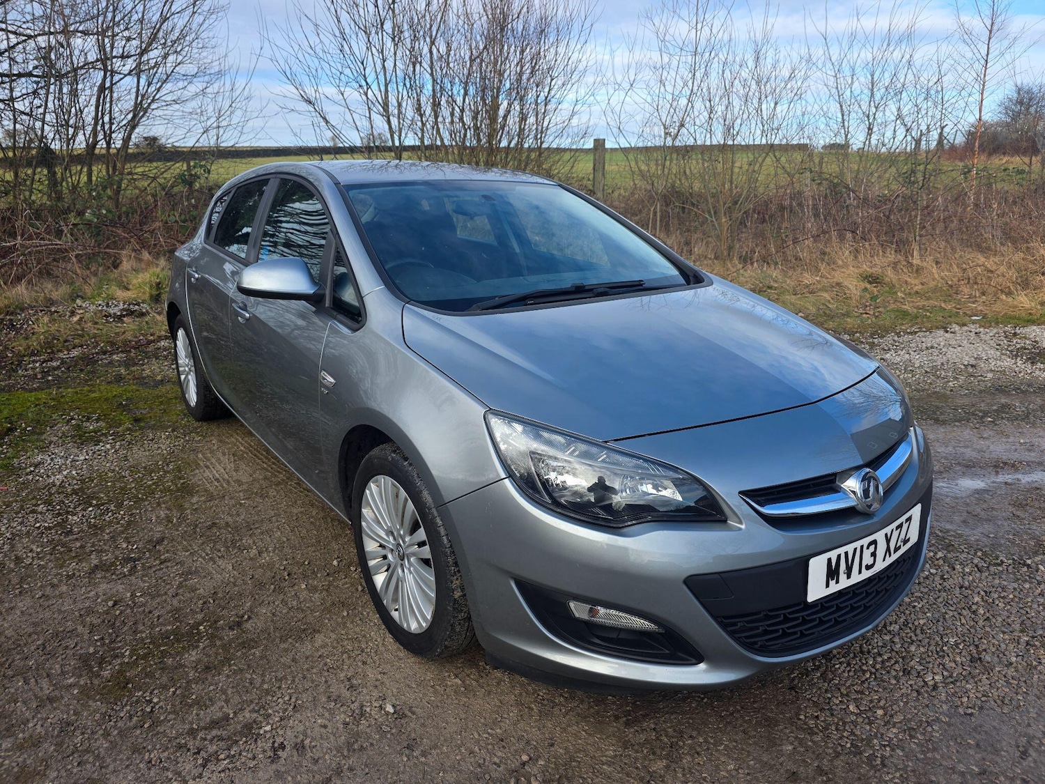 Used Vauxhall Astra 2013 for sale - 77359139: Photo 1