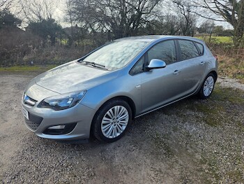 Used Vauxhall Astra 2013 for sale - 77359139: Photo