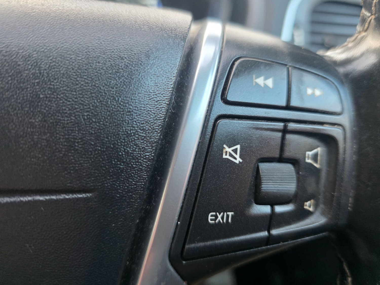 Used Volvo V40 2016 for sale - 77155766: Photo 14