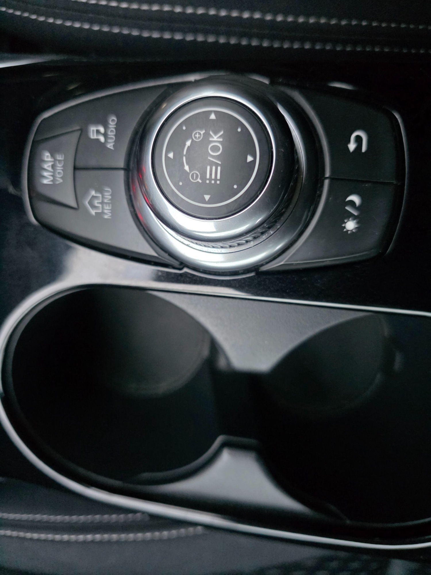 Used Infiniti Q30 2017 for sale - 78185635: Photo 13