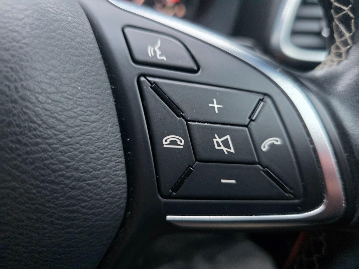 Used Infiniti Q30 2017 for sale - 78185635: Photo 18