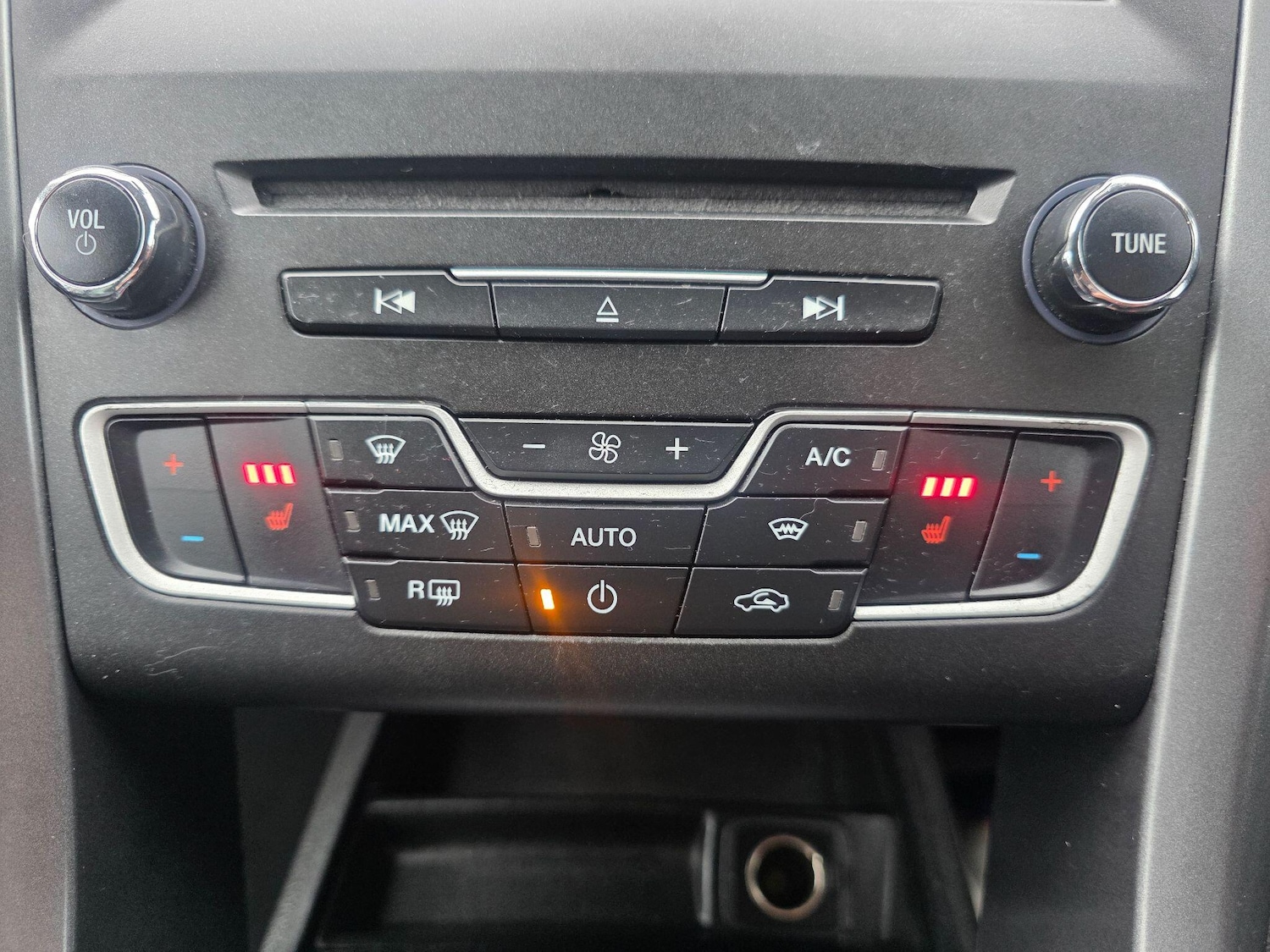 Used Ford Mondeo 2016 for sale - 78047428: Photo 14