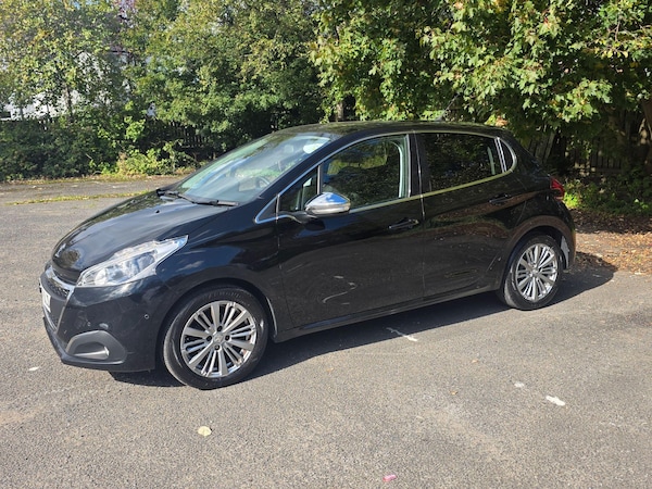 Used Peugeot 208 2017 for sale - 76122915: Photo 4