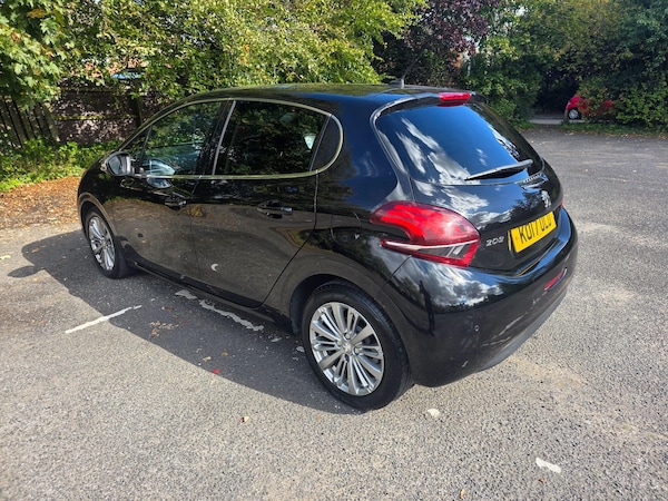 Used Peugeot 208 2017 for sale - 76122915: Photo 5
